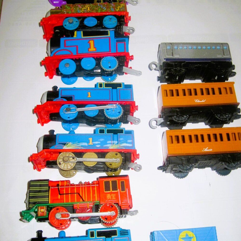 THOMAS THE TRAIN-Yrs. 09/13/19-Lot Of 31 Pcs.Assd.Sizes-14 Mini-13Lg.-4 Med.Size - Picture 2 of 12